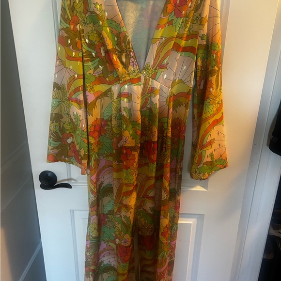 Never Fully Dresses plunge pleated maxi dress in sunset tropic print - Picture 4 of 5